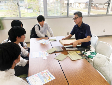 クイズ作成の様子